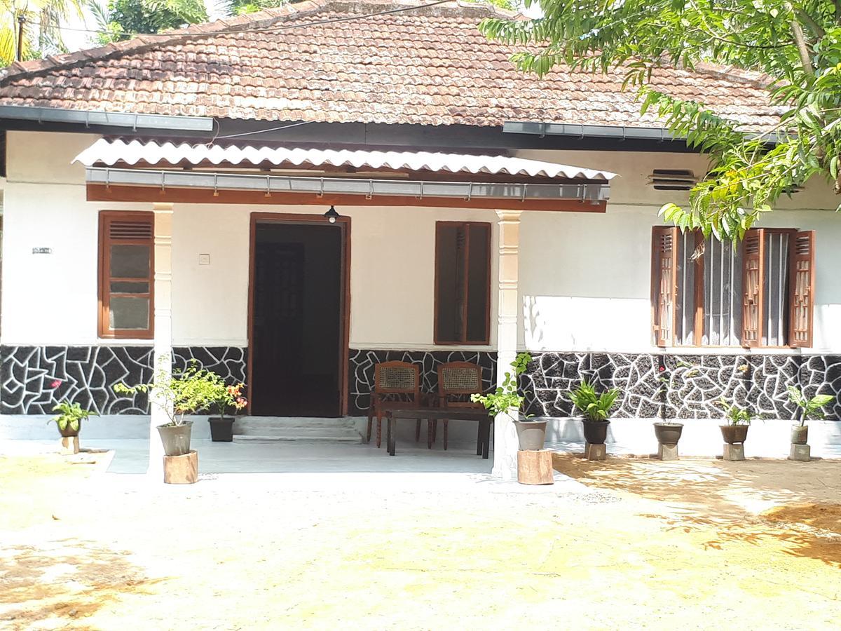 New Sam Tourist Inn Weligama Esterno foto