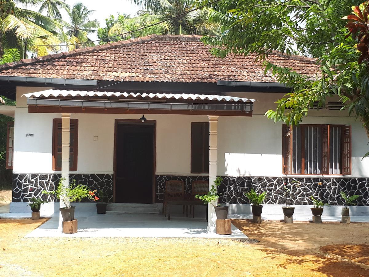 New Sam Tourist Inn Weligama Esterno foto