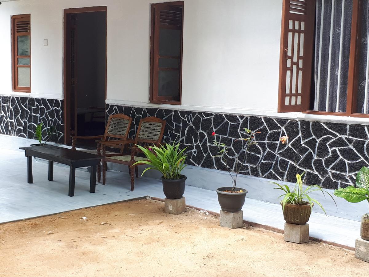 New Sam Tourist Inn Weligama Esterno foto