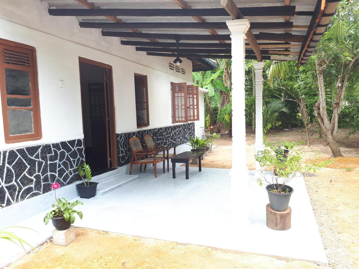 New Sam Tourist Inn Weligama Esterno foto
