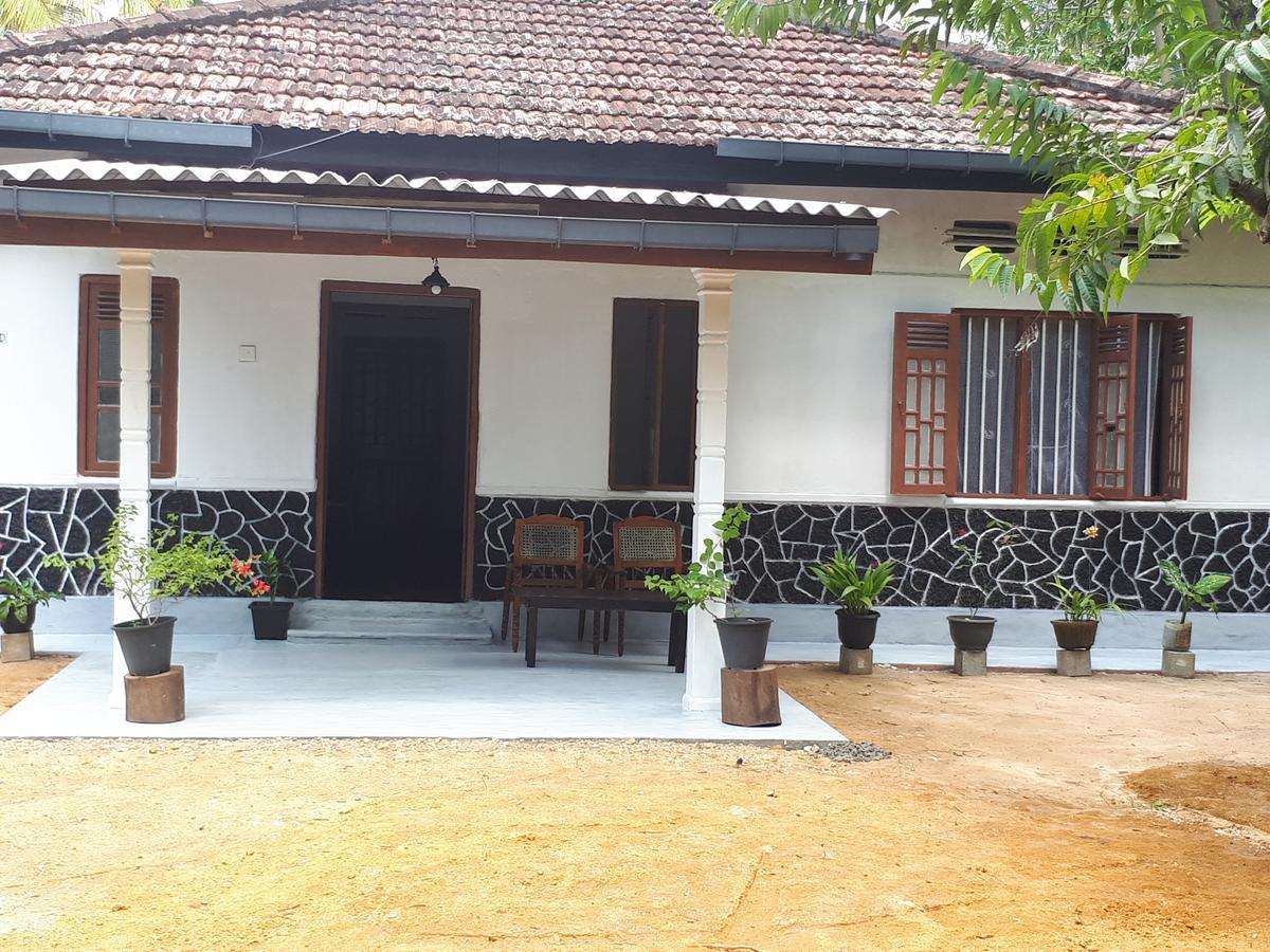 New Sam Tourist Inn Weligama Esterno foto