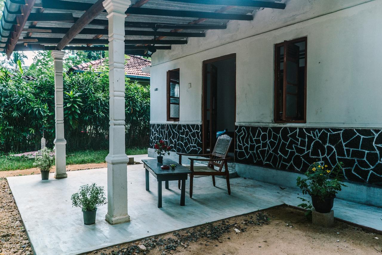 New Sam Tourist Inn Weligama Esterno foto