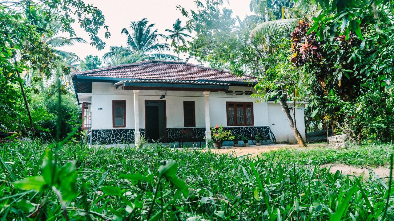 New Sam Tourist Inn Weligama Esterno foto